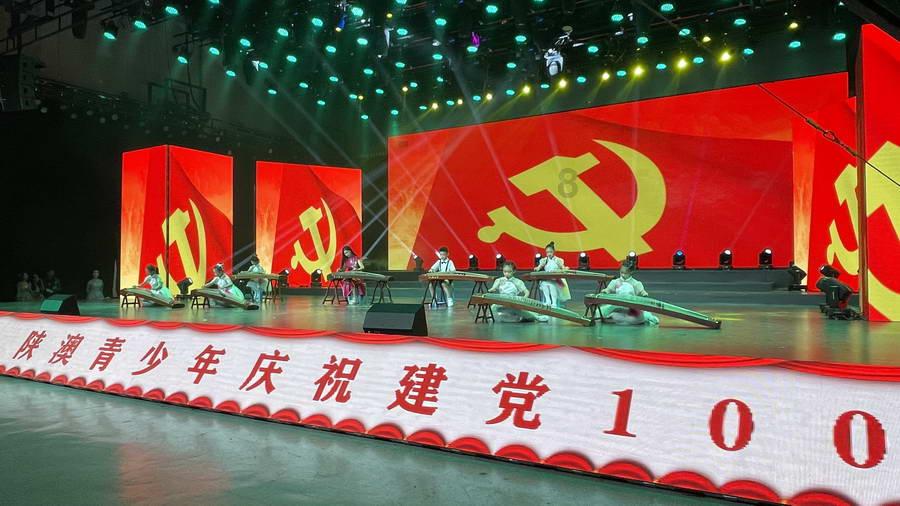 谭卓否认恋情传闻!与章宇五年来亲密照片曝光